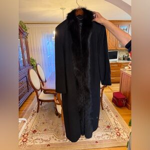 Ellen Tracy Elegant Black Fur-Trimmed Coat